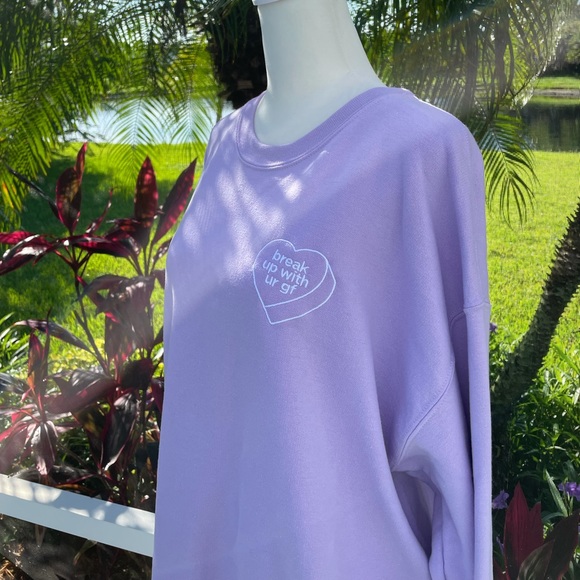 Ariana Grande RARE BUWYGF crewneck - Picture 2 of 6